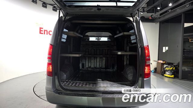 Hyundai Starex 2017 — photo 26