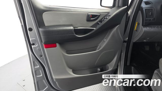Hyundai Starex 2017 — photo 14