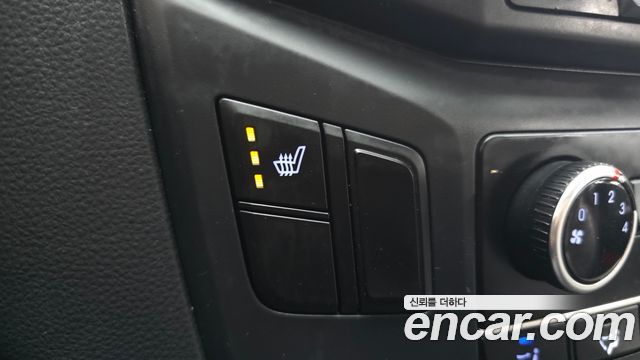 Hyundai Starex 2017 — photo 27