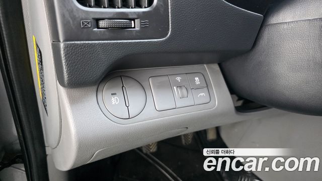 Hyundai Starex 2017 — photo 29