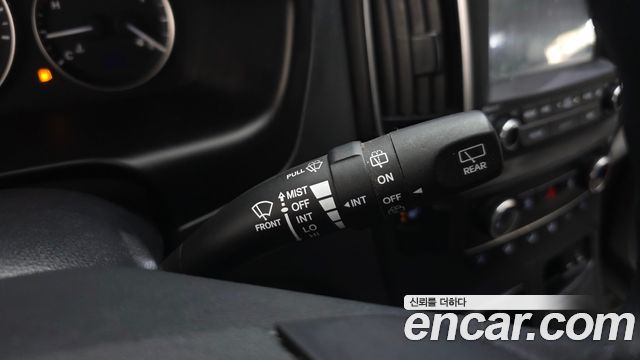 Hyundai Starex 2017 — photo 31