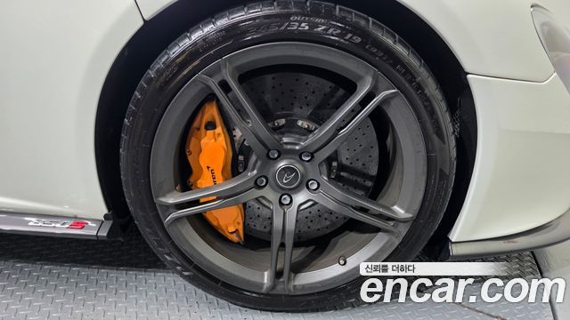 Mclaren 650S 2015 — photo 5