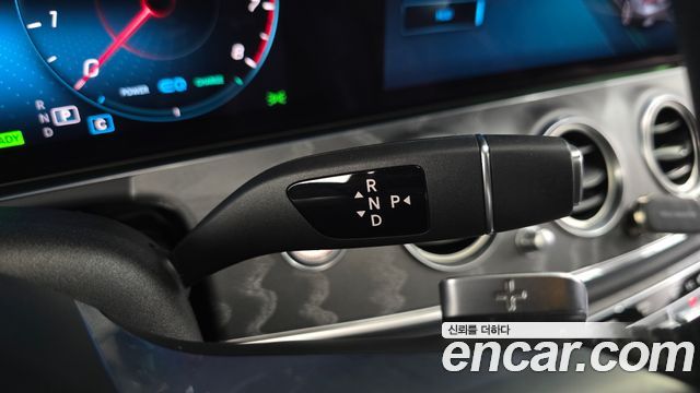 Mercedes-Benz E-Class 2021 — photo 9