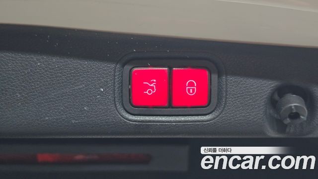 Mercedes-Benz E-Class 2021 — photo 18