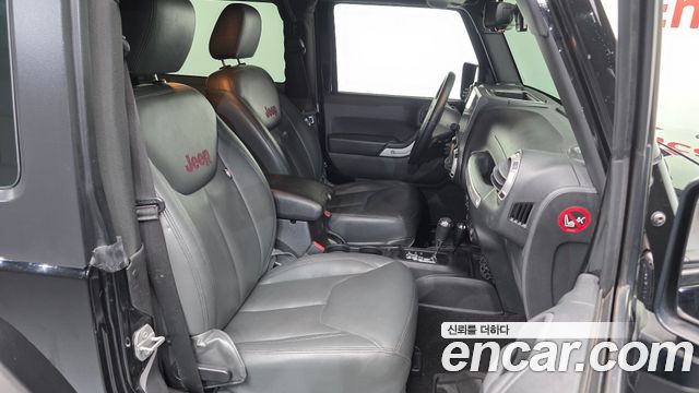 Jeep Wrangler 2017 — photo 11