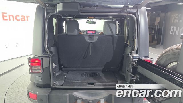 Jeep Wrangler 2017 — photo 20