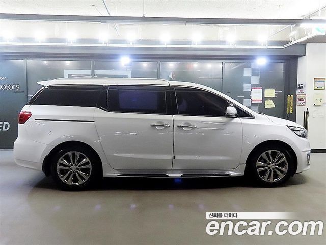 Kia Canival 2016 — photo 3