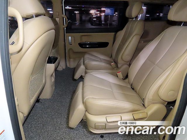 Kia Canival 2016 — photo 7