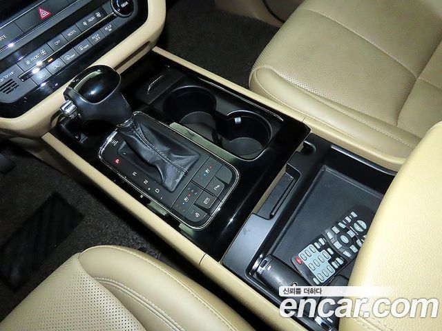 Kia Canival 2016 — photo 12