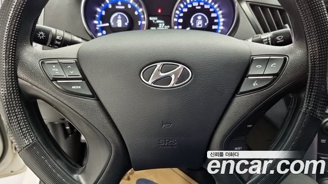 Hyundai Sonata 2014 — photo 13