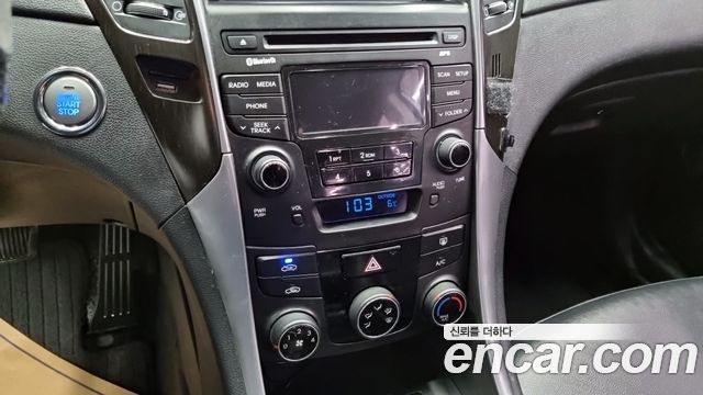 Hyundai Sonata 2014 — photo 17