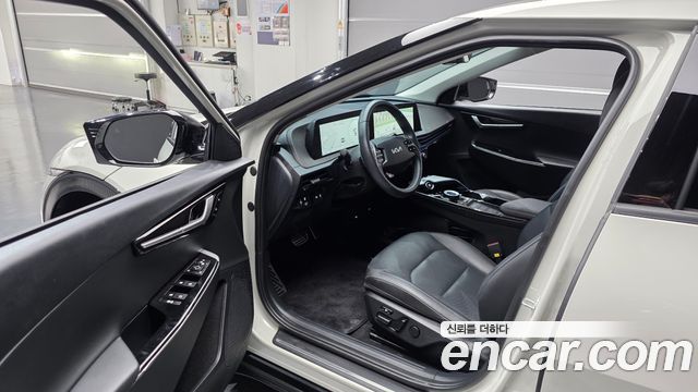 Kia EV6 2023 — photo 13