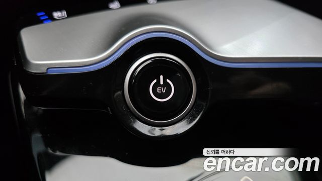 Kia EV6 2023 — photo 24