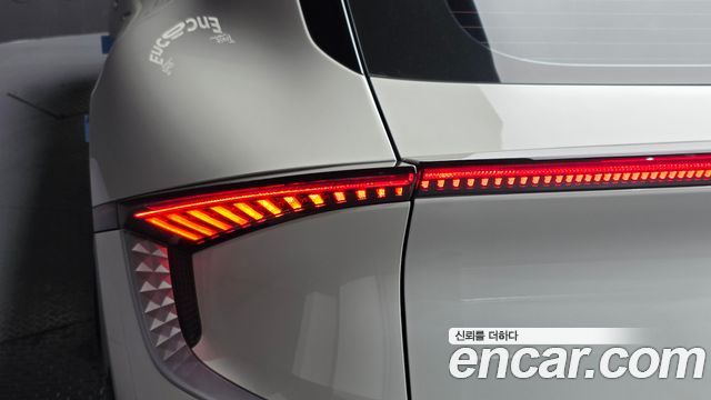 Kia EV6 2023 — photo 9