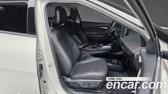 Kia EV6 2023 — photo 16