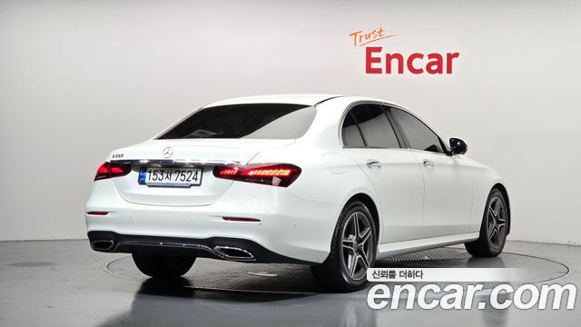 Mercedes-Benz E-Class 2023 — photo 2