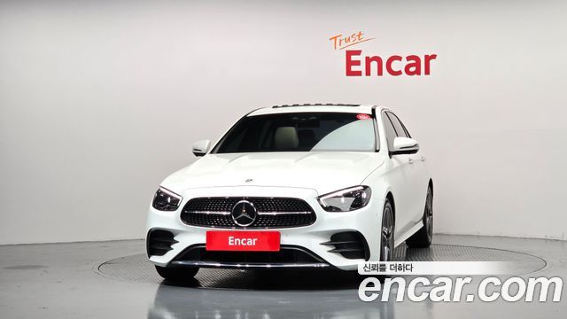 Mercedes-Benz E-Class 2023 — photo 3
