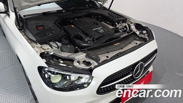 Mercedes-Benz E-Class 2023 — photo 6
