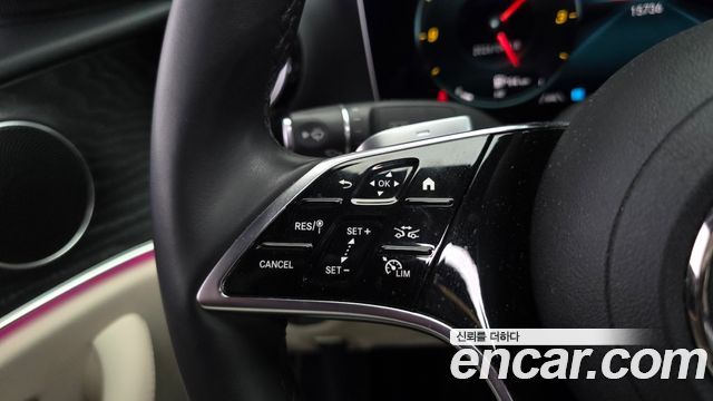 Mercedes-Benz E-Class 2023 — photo 14