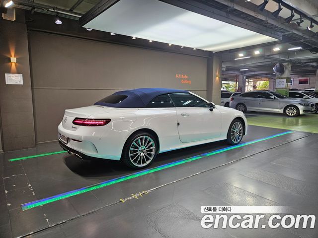 Mercedes-Benz E-Class 2022 — photo 2