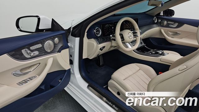 Mercedes-Benz E-Class 2022 — photo 13