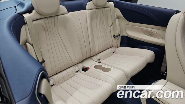 Mercedes-Benz E-Class 2022 — photo 17