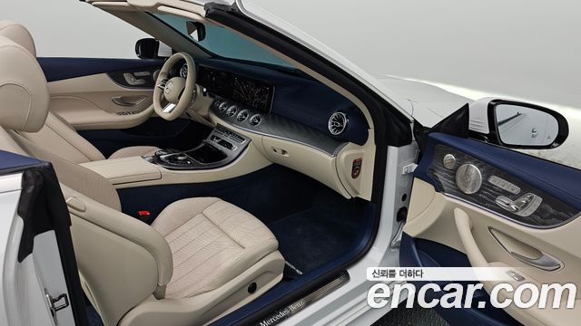 Mercedes-Benz E-Class 2022 — photo 16