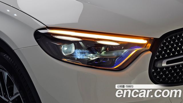 Mercedes-Benz GLC-Class 2026 — photo 8