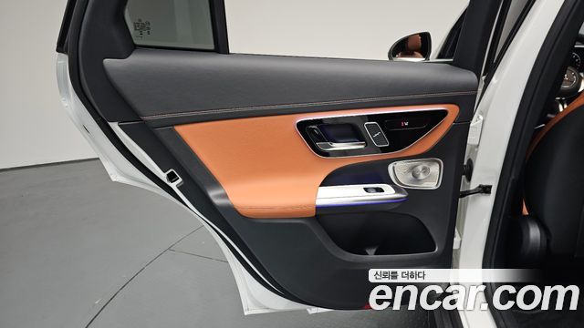 Mercedes-Benz GLC-Class 2026 — photo 15
