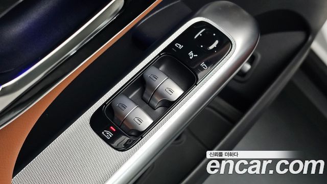 Mercedes-Benz GLC-Class 2026 — photo 31