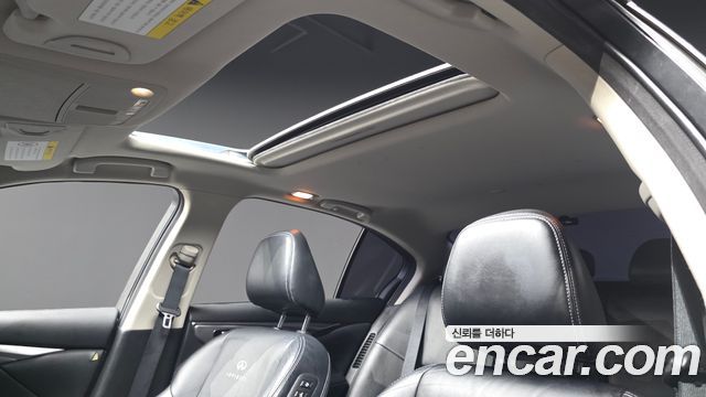 Infiniti Q50 2015 — photo 17