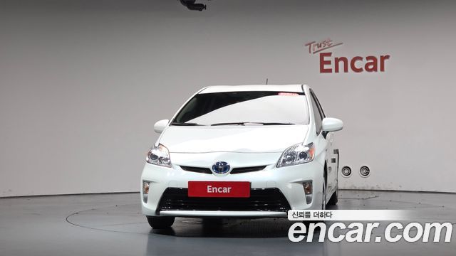 Toyota Prius 2015 — photo 3