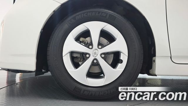 Toyota Prius 2015 — photo 5