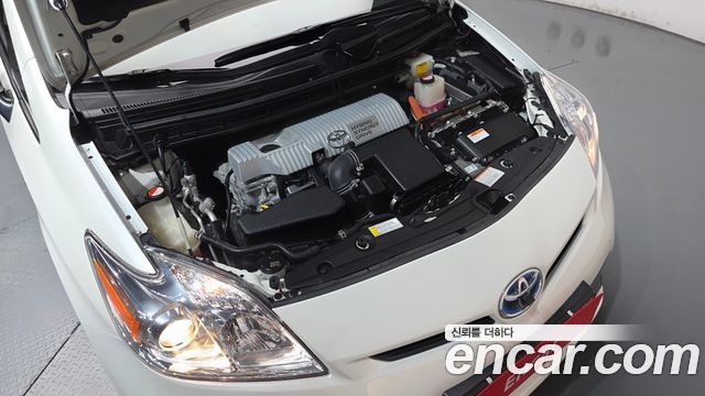 Toyota Prius 2015 — photo 6