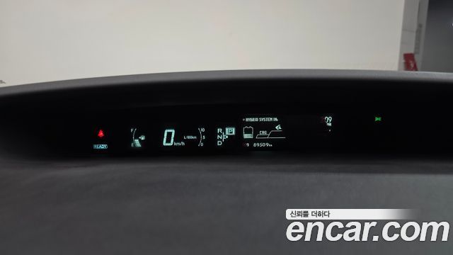 Toyota Prius 2015 — photo 11