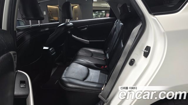 Toyota Prius 2015 — photo 18