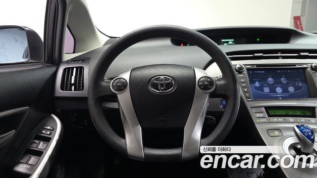 Toyota Prius 2015 — photo 19