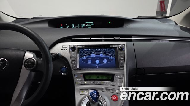 Toyota Prius 2015 — photo 20
