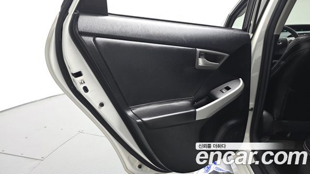 Toyota Prius 2015 — photo 15