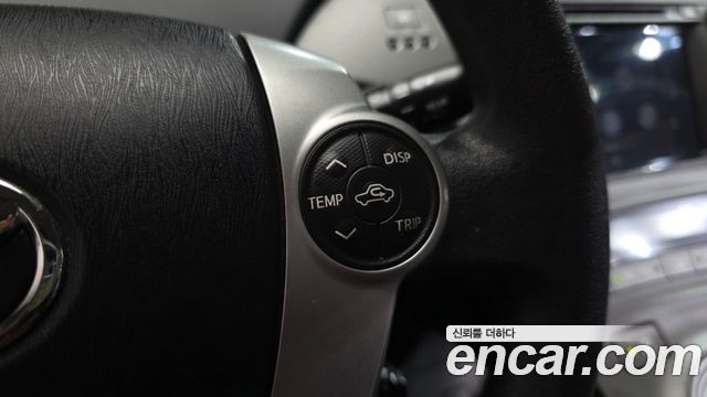 Toyota Prius 2015 — photo 27