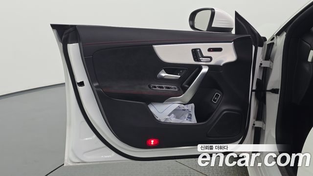 Mercedes-Benz CLA-Class 2024 — photo 14