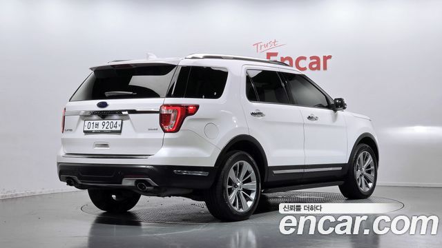 Ford Explorer 2018 — photo 2