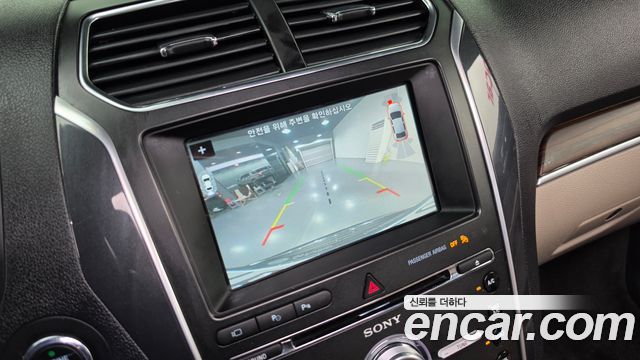 Ford Explorer 2018 — photo 12