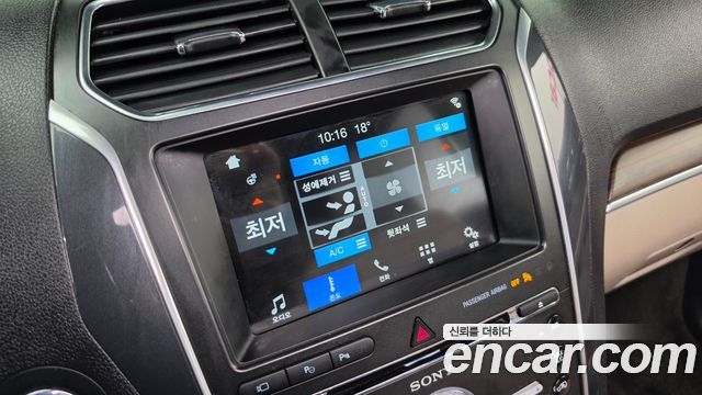 Ford Explorer 2018 — photo 16