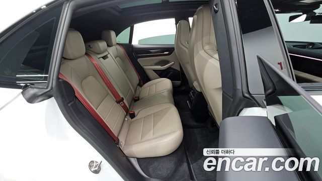 Porsche Macan 2025 — photo 17