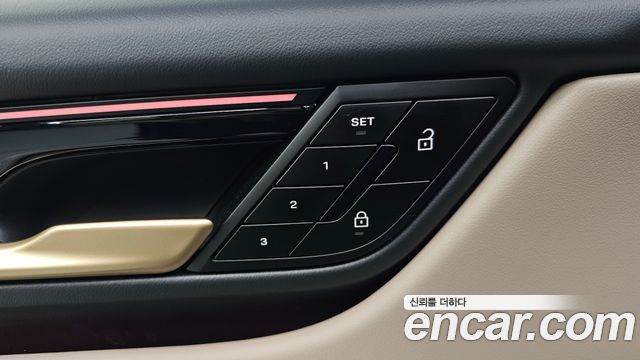 Porsche Macan 2025 — photo 20