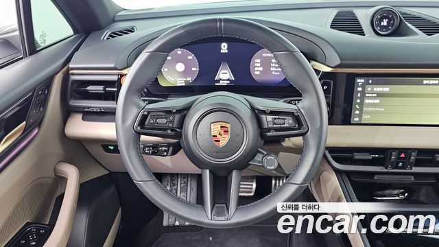 Porsche Macan 2025 — photo 21
