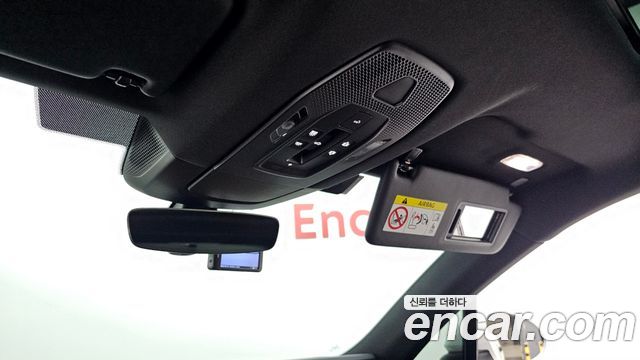 Porsche Macan 2025 — photo 34