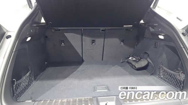 Porsche Macan 2025 — photo 37