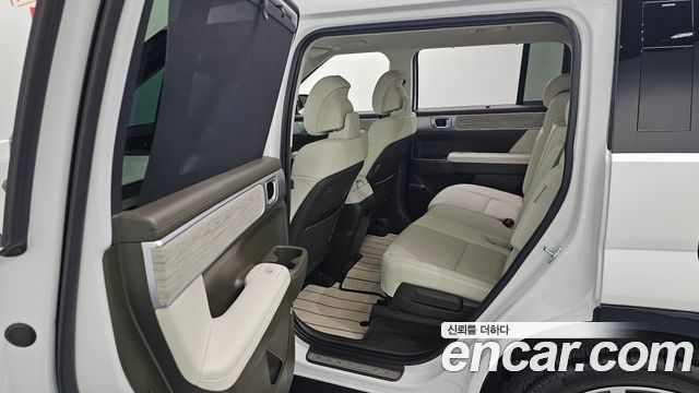 Hyundai Santafe 2025 — photo 28